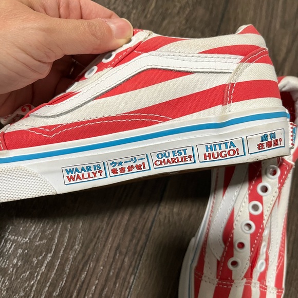 Kids Vans Where’s Waldo special edition size 1 kids, 31.5 EU - Picture 6 of 6